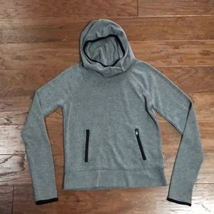 Hooded shirt